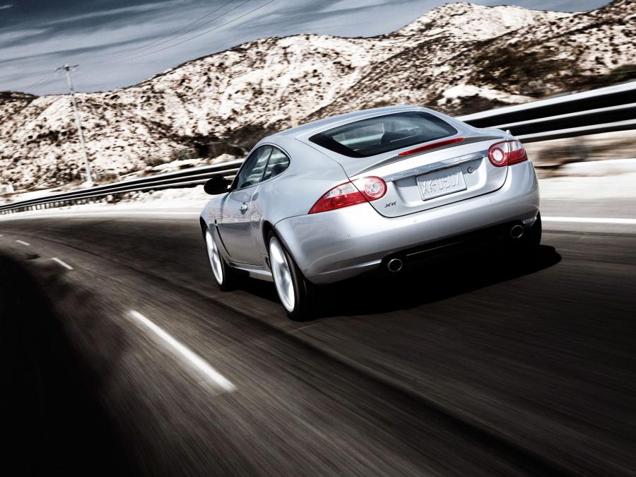  Jaguar XK Coupe 2006 года  (US) (фото 4 из 13)